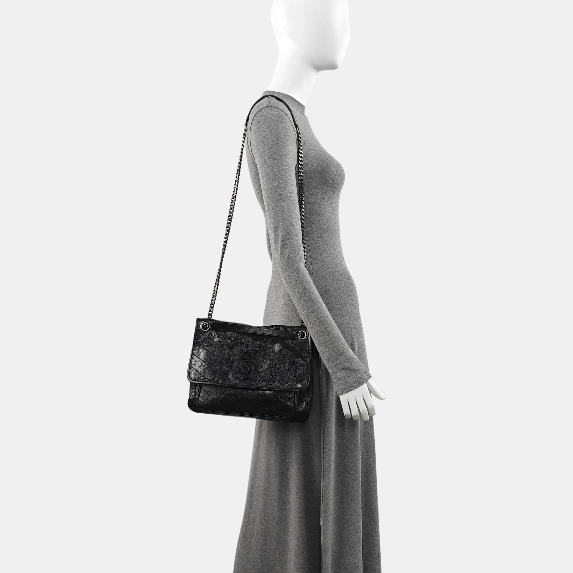 NIKI Medium Chevron Calfskin Black