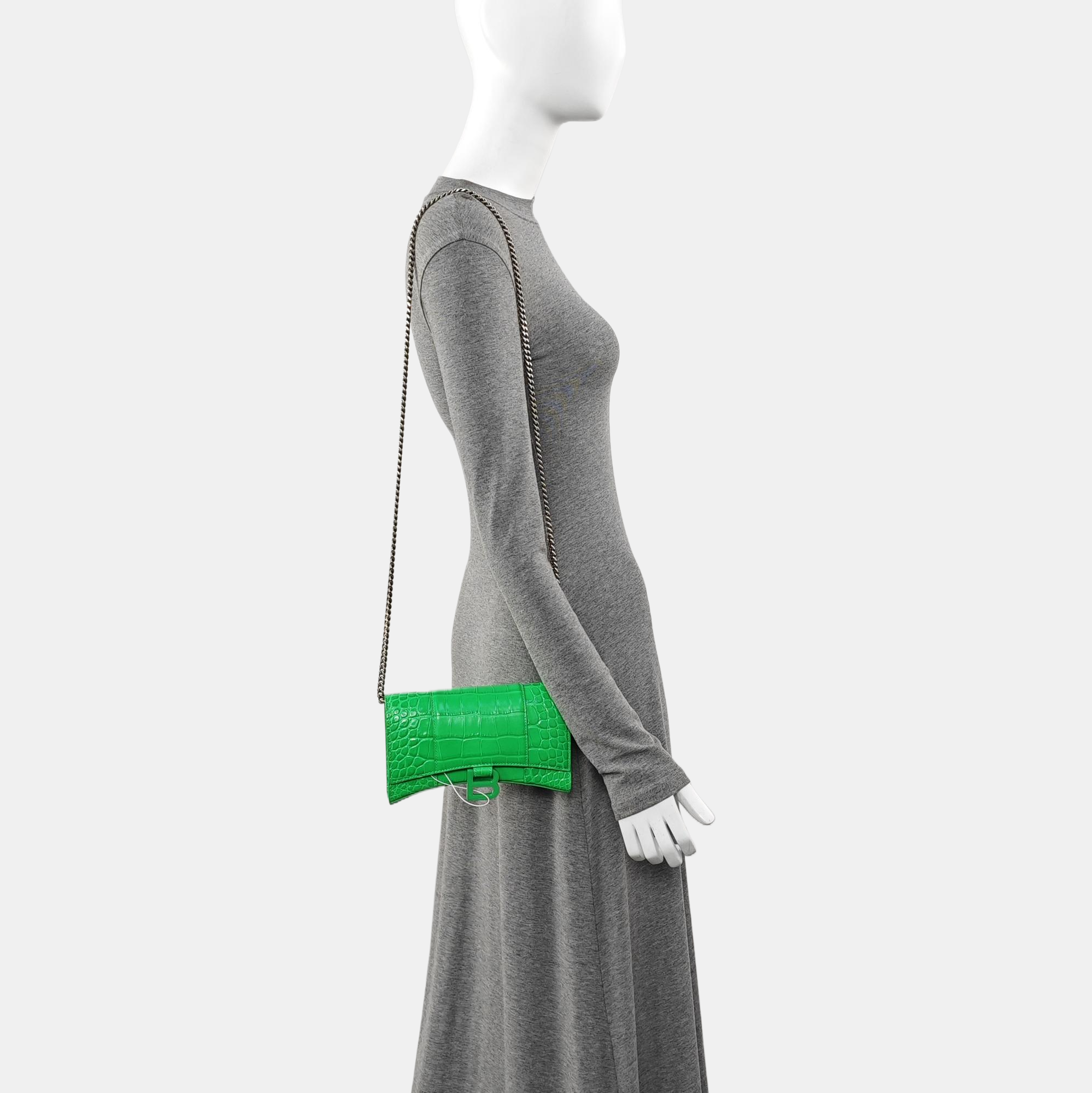 Authenticated pre-owned  Hourglass Calfskin Green - Shoulder Bag at Looply