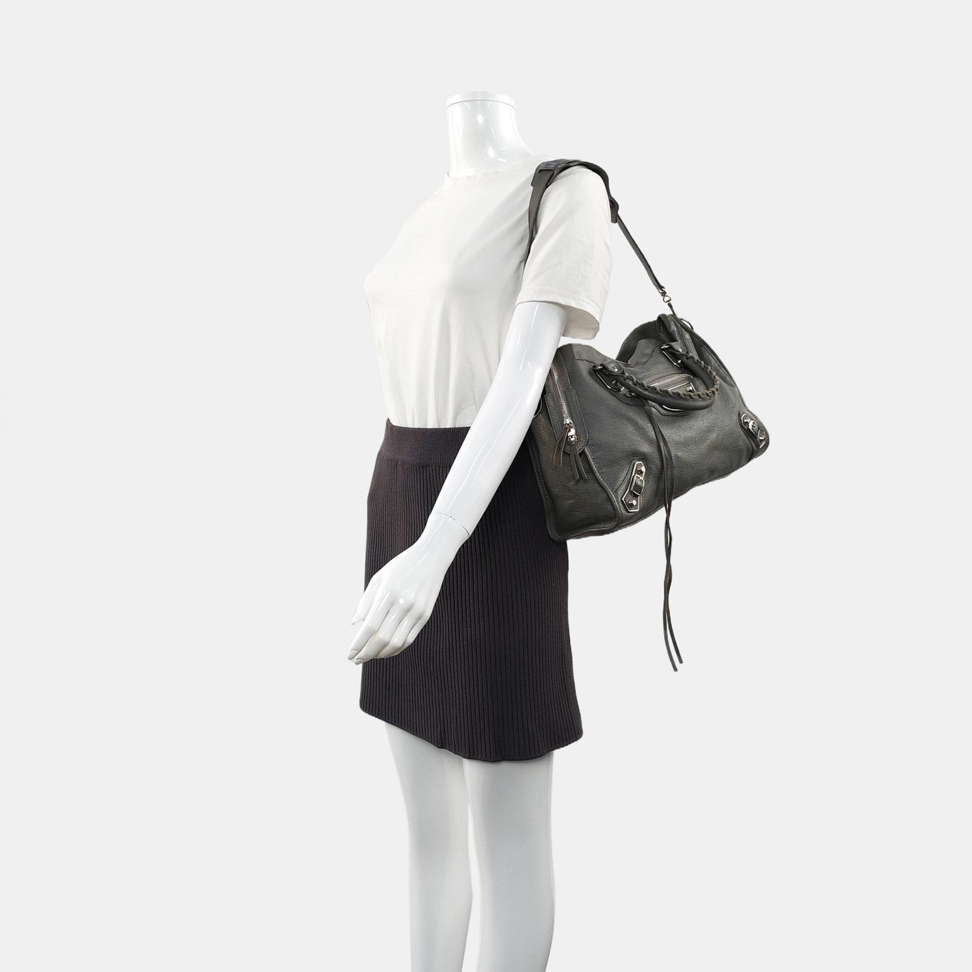 Bolso Classic Metallic Edge City Mediano de Piel de Cordero Gris