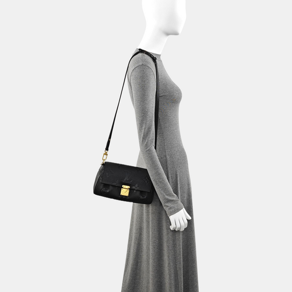 FAVORITE Calfskin Black