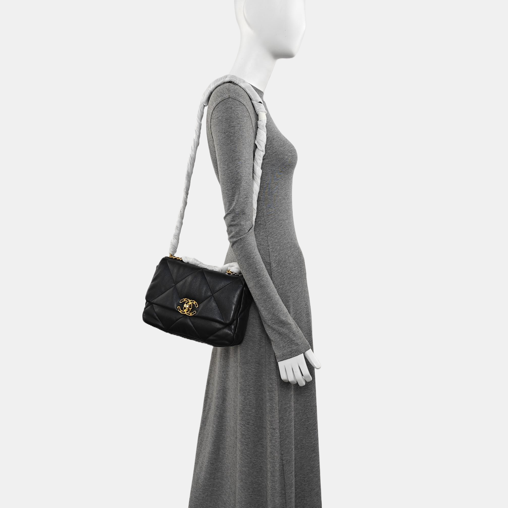 CHANEL 19 Small Quilted Lambskin Black