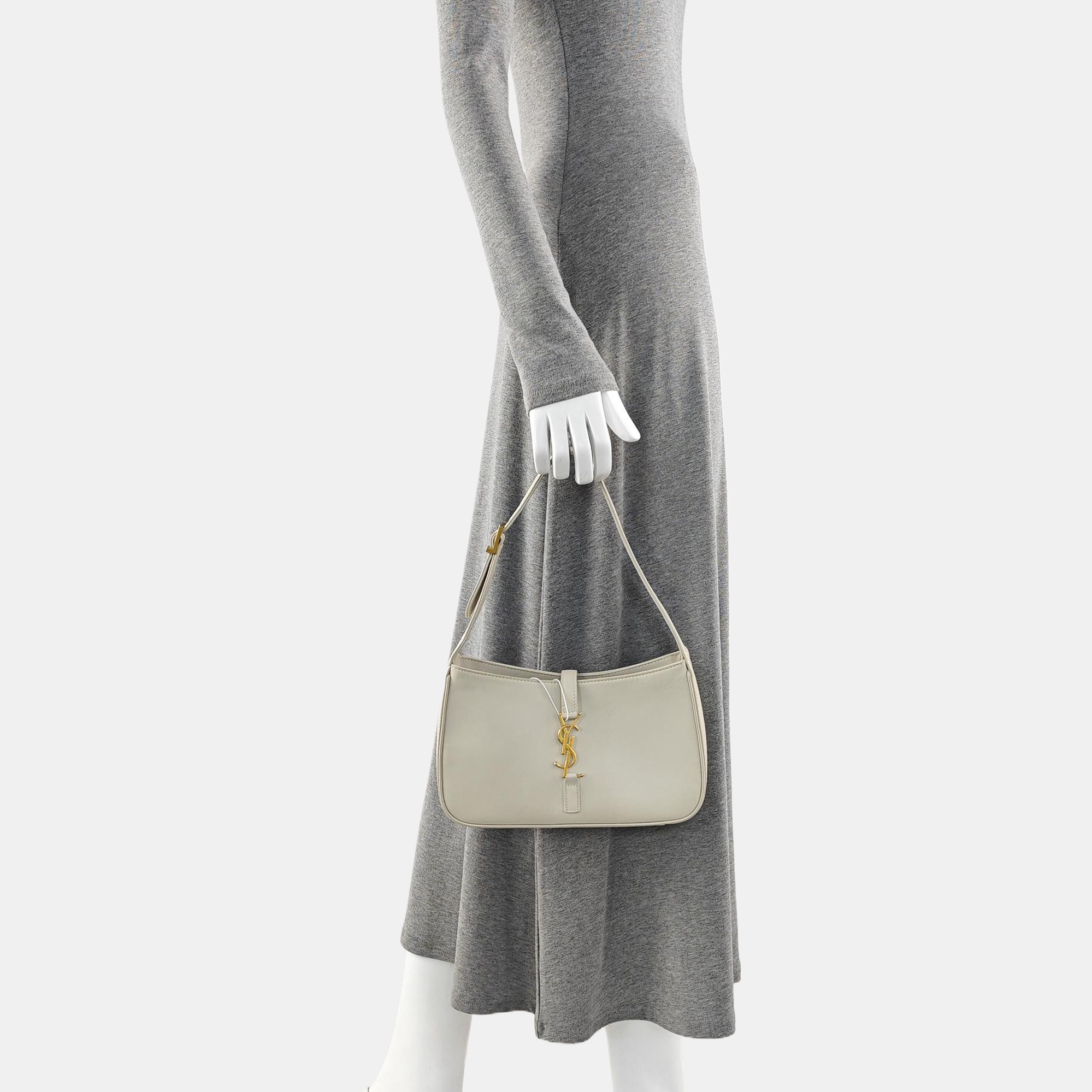 LE 5 À 7 Small Calfskin White