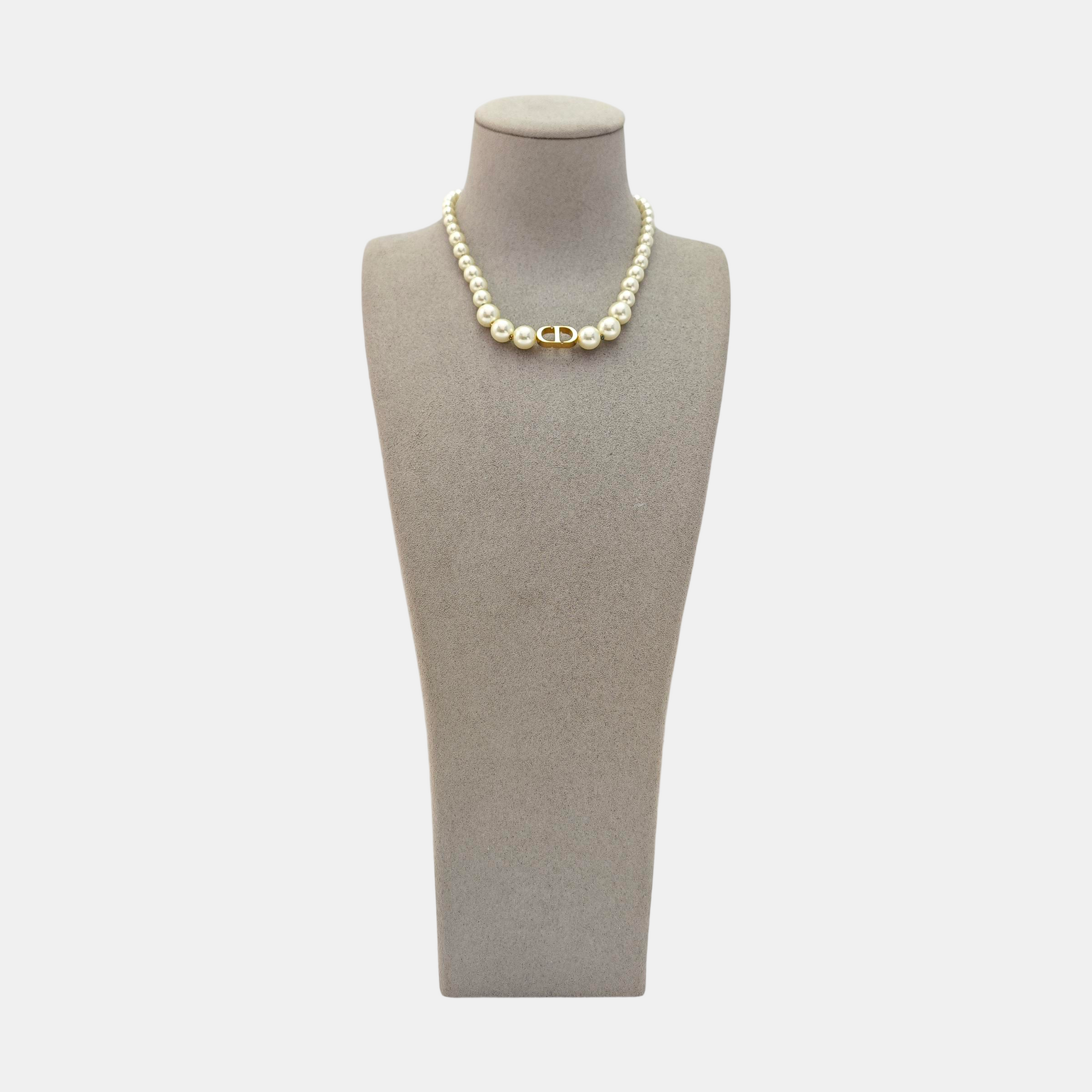 Faux Pearl White Necklace