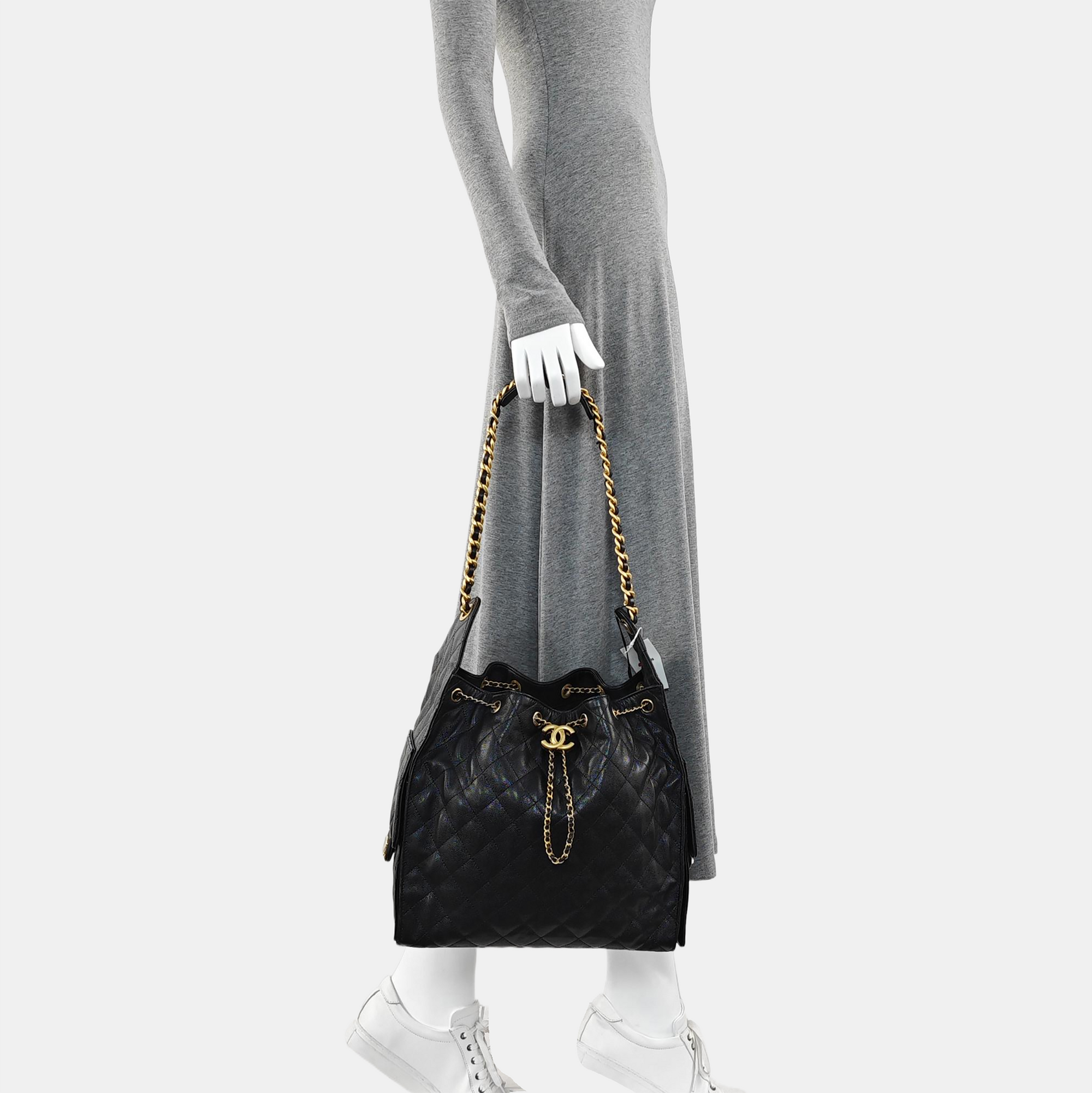 CHANEL 25 Medium Quilted Grained Calfskin Black