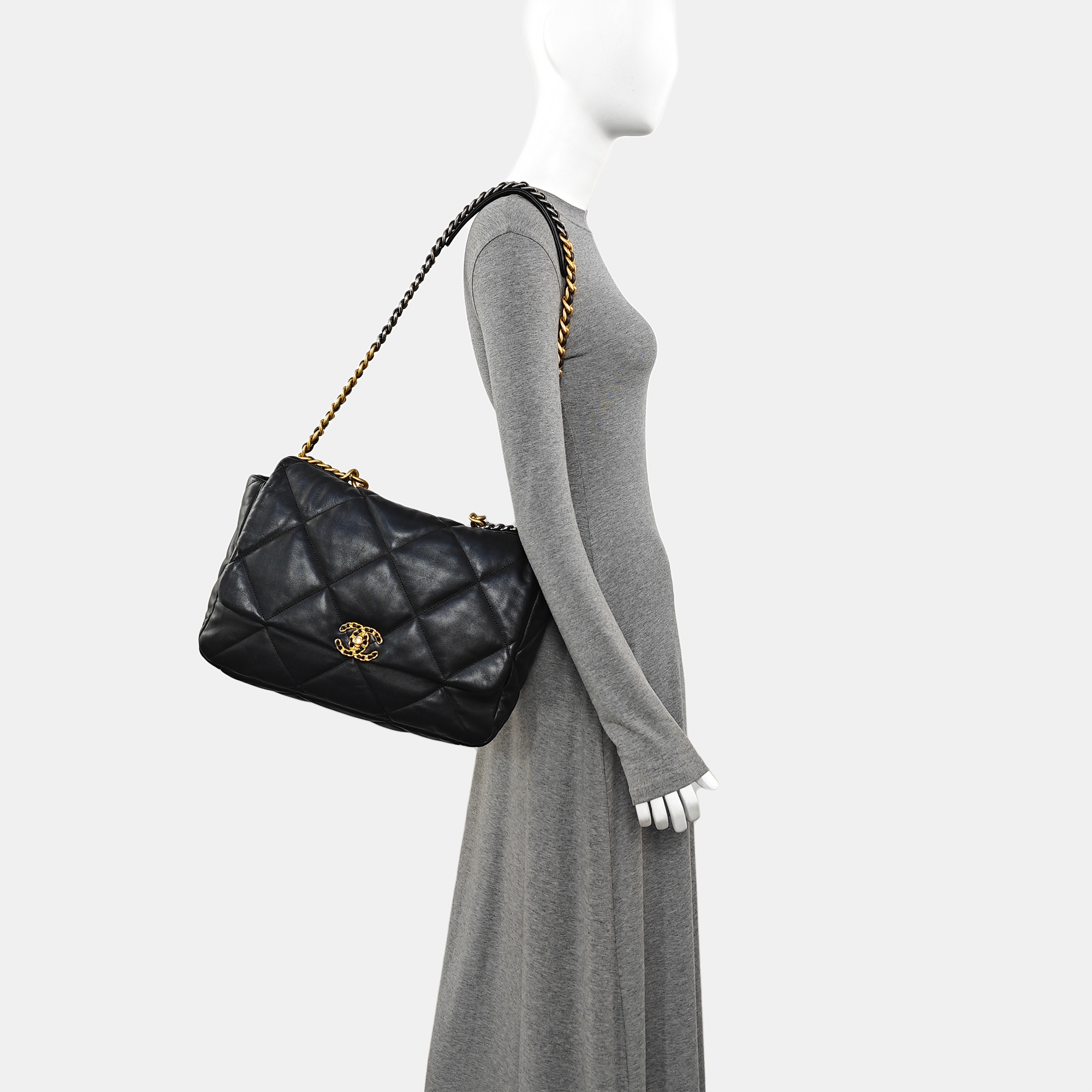 CHANEL 19 Maxi Quilted Lambskin Black