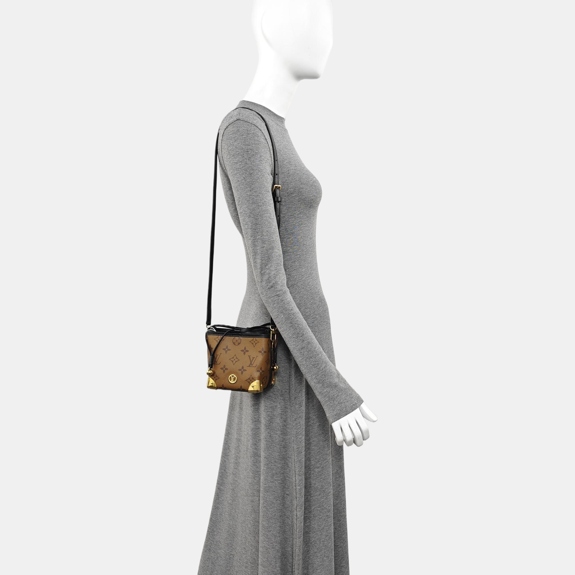 NOÉ PURSE LV CHARMS Monogram Coated Canvas Brown