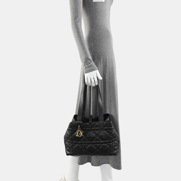 Toujours Medium Cannage Calfskin Black