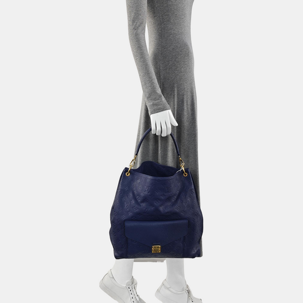 Authenticated pre-owned  MÉTIS Monogram Calfskin Blue - Bucket Bag at Looply