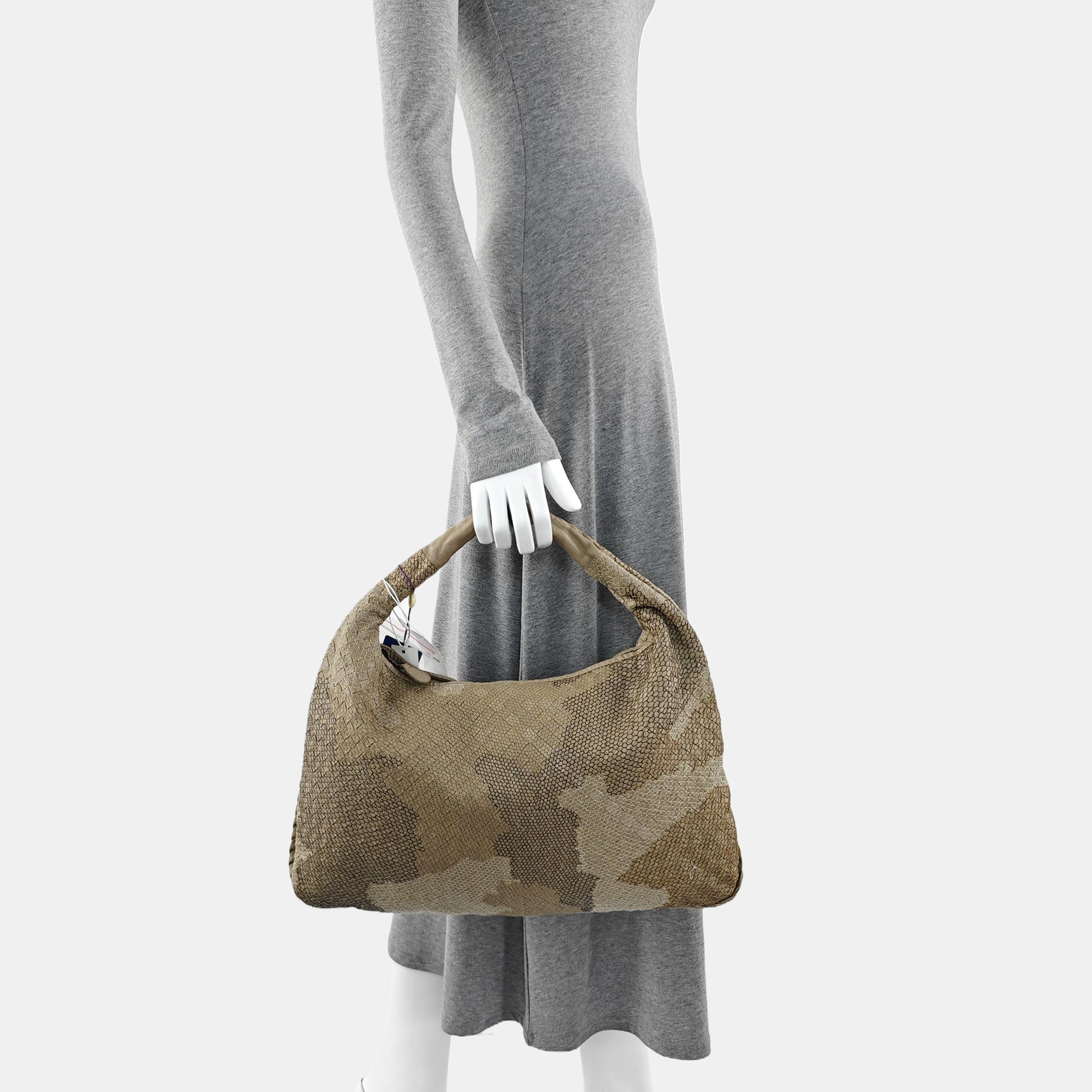 Veneta Calfskin Gray
