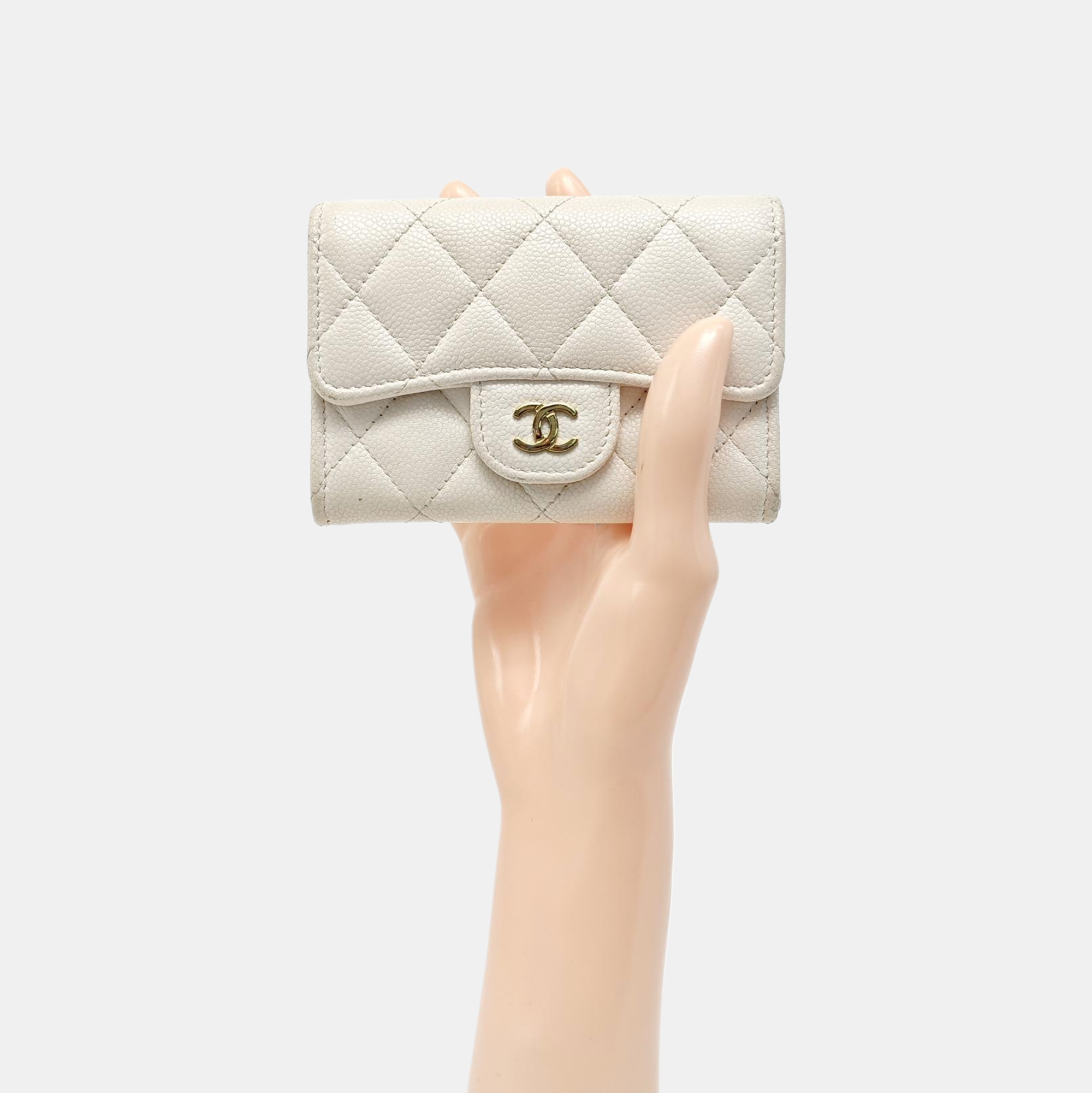 CLASSIC FLAP Quilted Grained Calfskin White Card Holder
