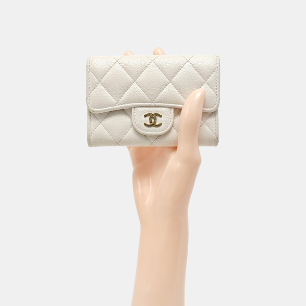 CLASSIC FLAP Quilted Grained Calfskin White Card Holder