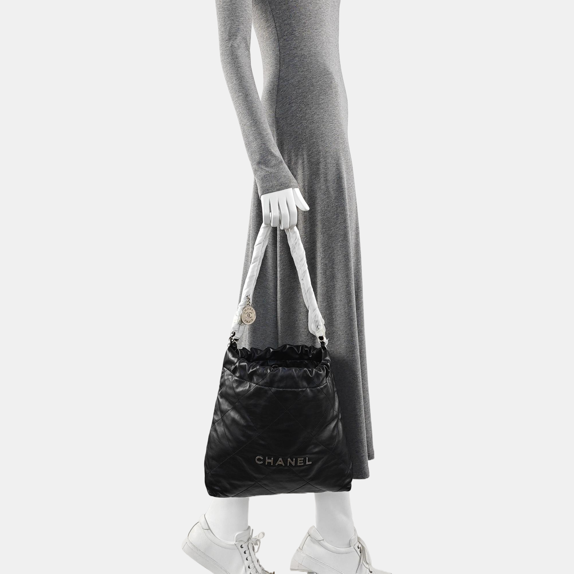 CHANEL 22 Small Quilted Calfskin Black