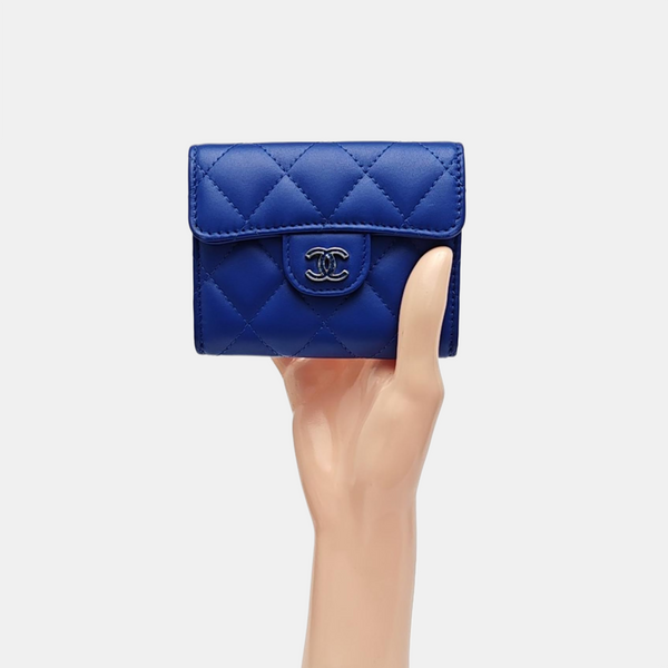 CLASSIC FLAP Quilted Lambskin Blue Card Holder