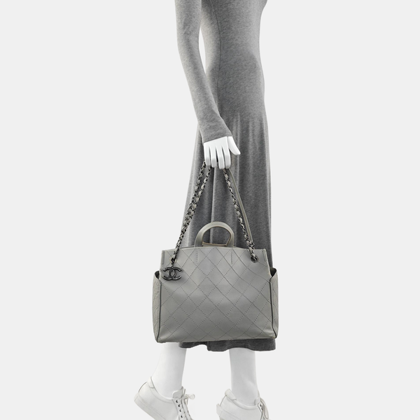 CC POCKET Quilted Calfskin Gray