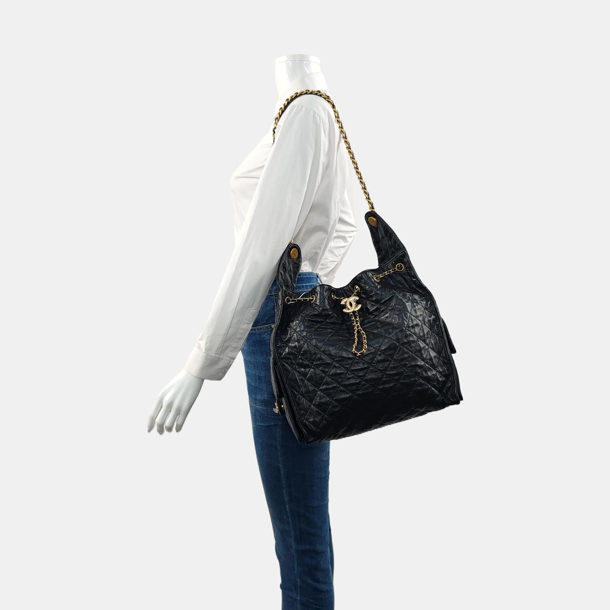 CHANEL 25 Medium Quilted Calfskin Black