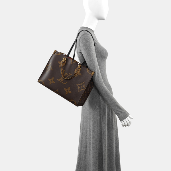 ONTHEGO MM Lona Monogram Revestida Marrón