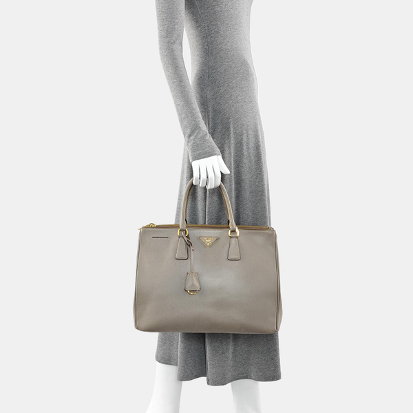 Galleria Extra Large Saffiano Calfskin Gray