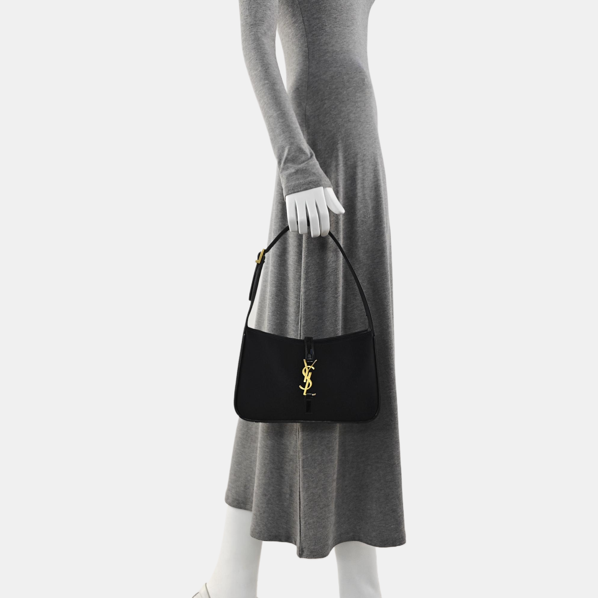 LE 5 À 7 Small Fabric Black