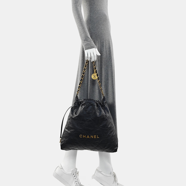 CHANEL 22 Small Quilted Calfskin Black