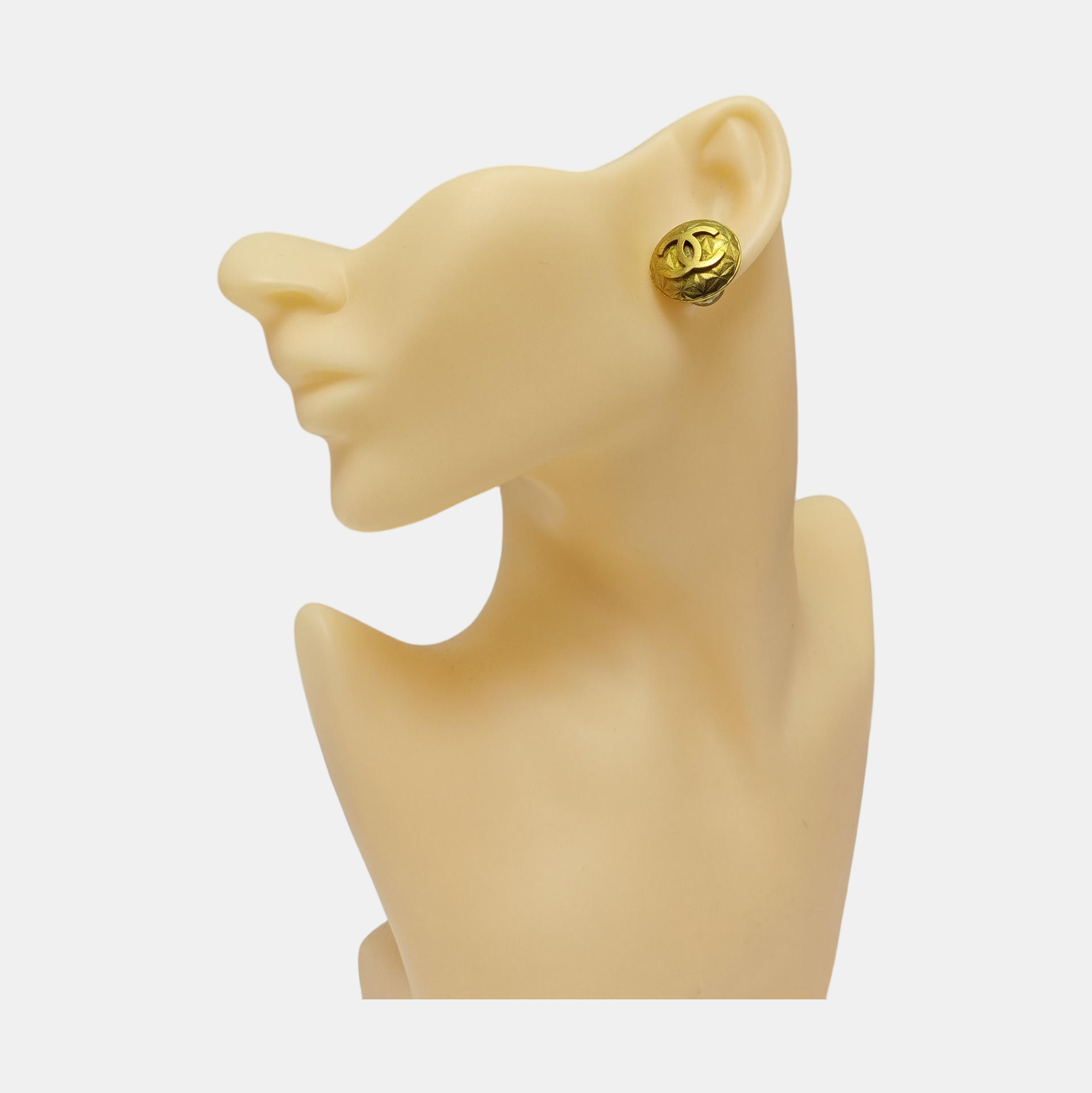 Vintage Metal Gold Clip On Earrings
