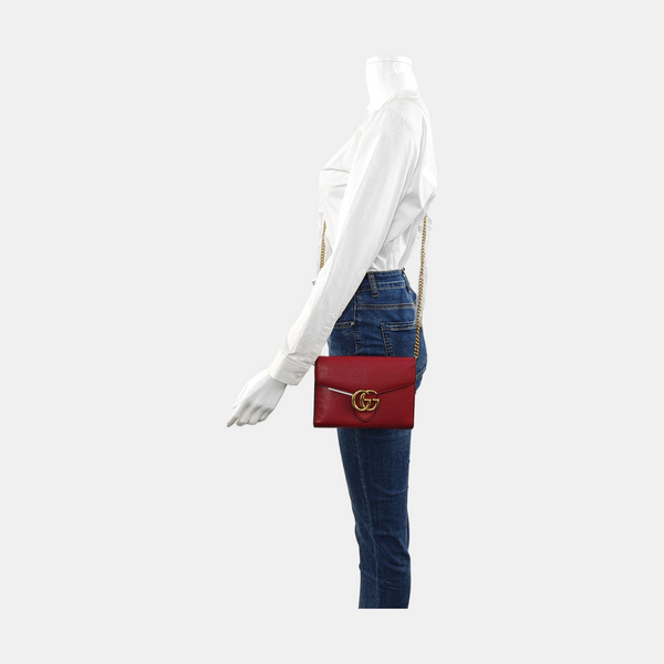 Authenticated pre-owned  GG Marmont Mini Calfskin Red - Shoulder Bag at Looply