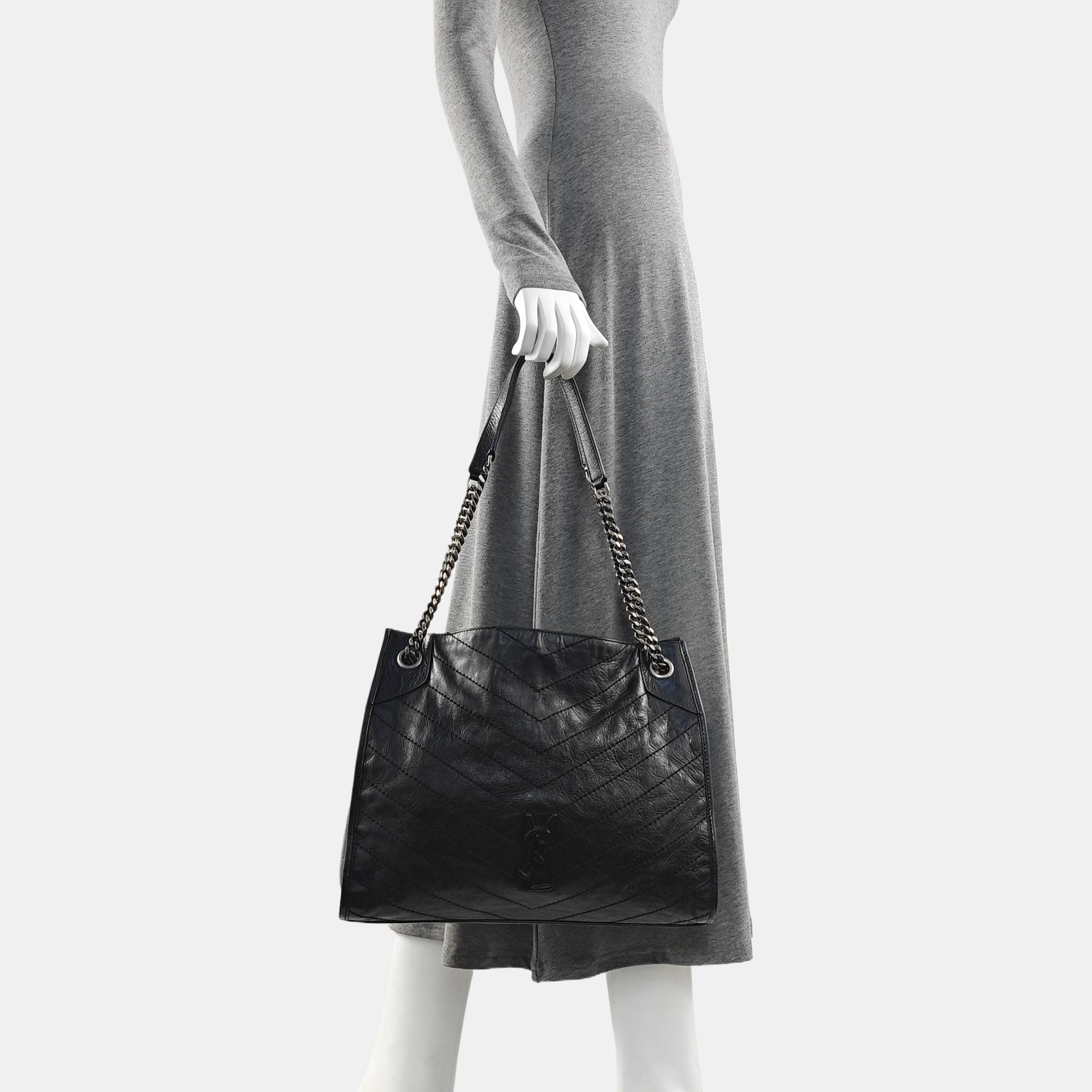 NIKI Medium Chevron Calfskin Black