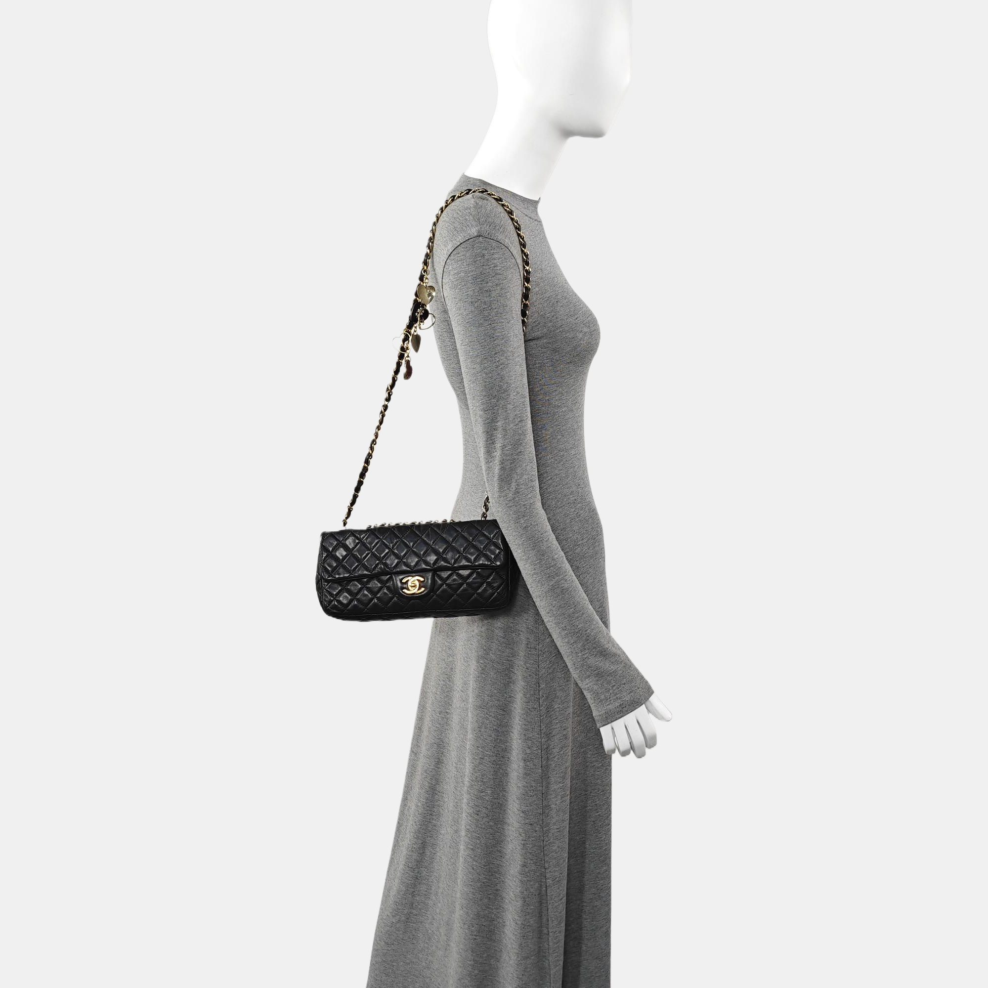 Authenticated pre-owned  CLASSIC FLAP Quilted Lambskin Black - Shoulder Bag at Looply