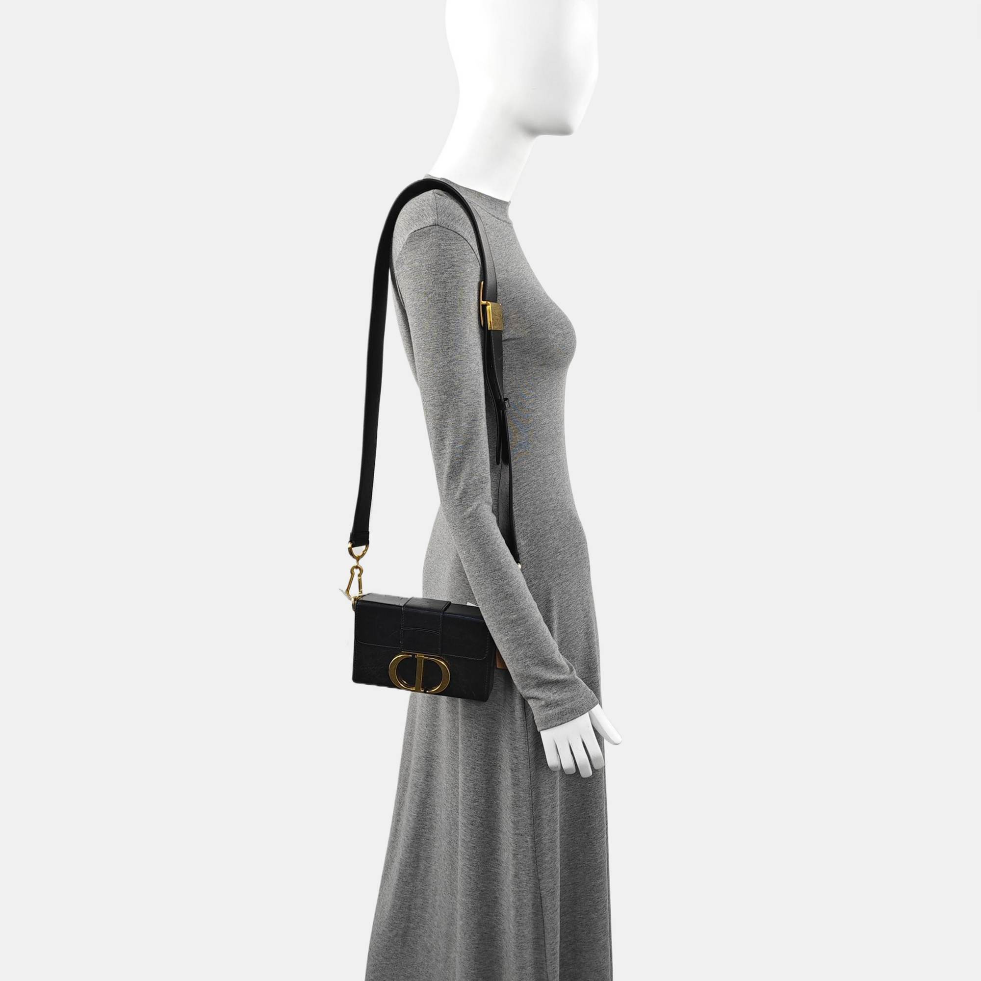 Authenticated pre-owned  30 Montaigne Calfskin Black - Shoulder Bag at Looply