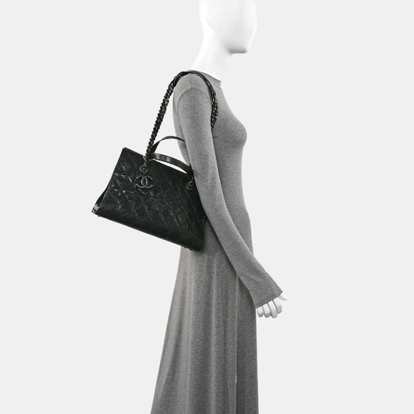 Quilted Grained Calfskin Shoulder Bag Green