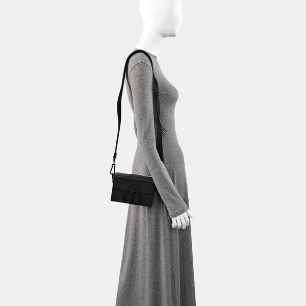 Authenticated pre-owned  30 Montaigne Calfskin Black - Shoulder Bag at Looply