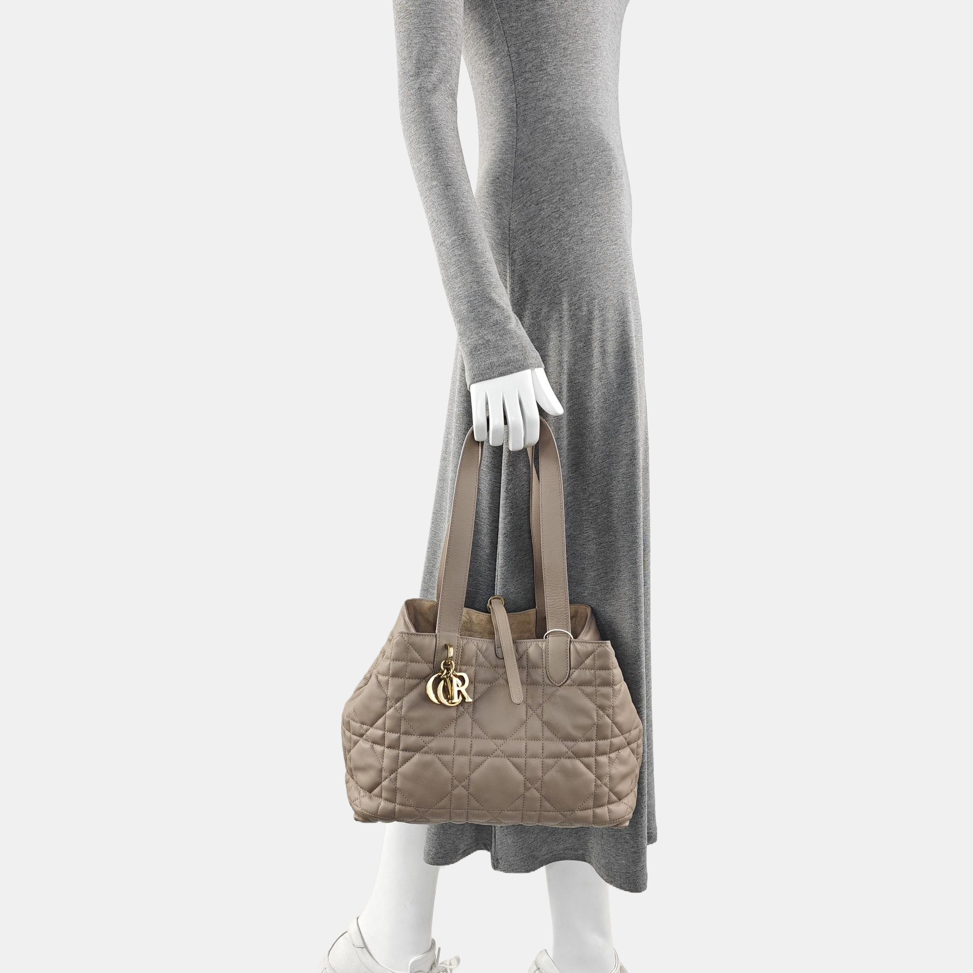 Toujours Medium Cannage Calfskin Gray