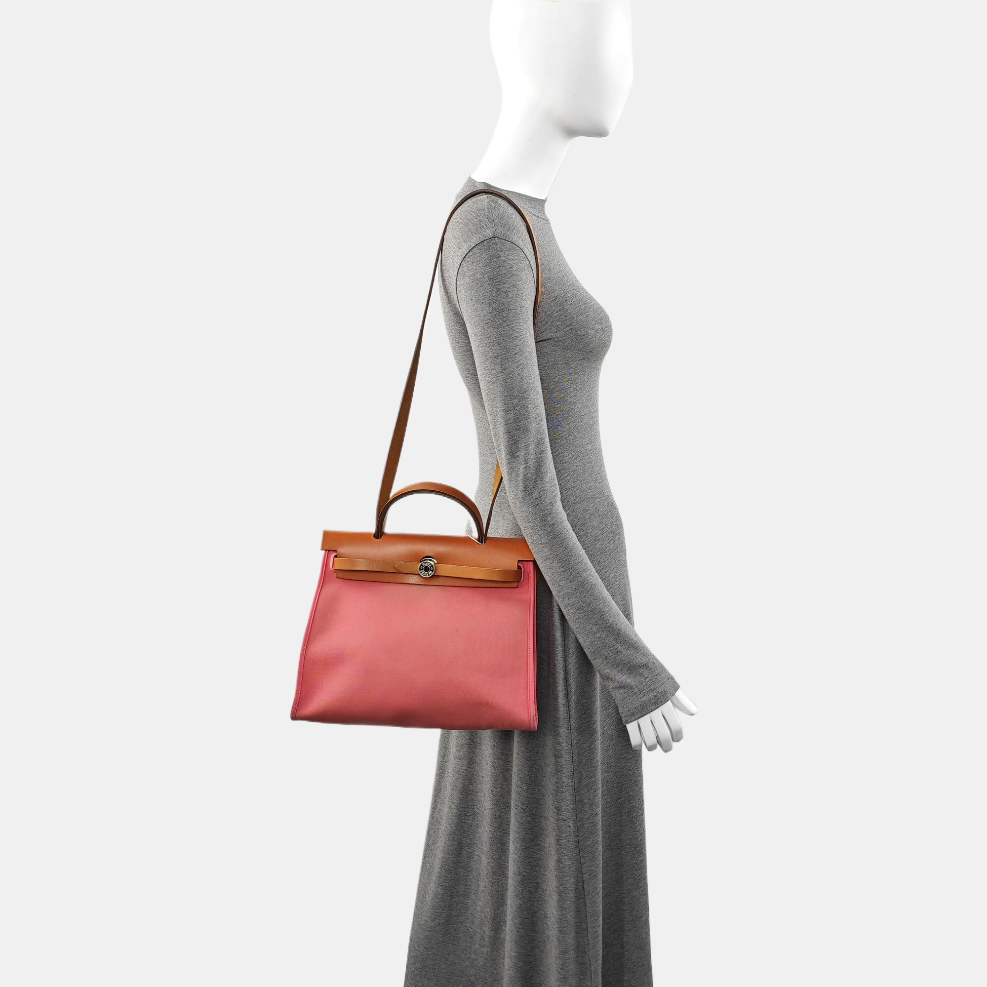 Authenticated pre-owned  Herbag 31 Canvas Pink - Shoulder Bag at Looply