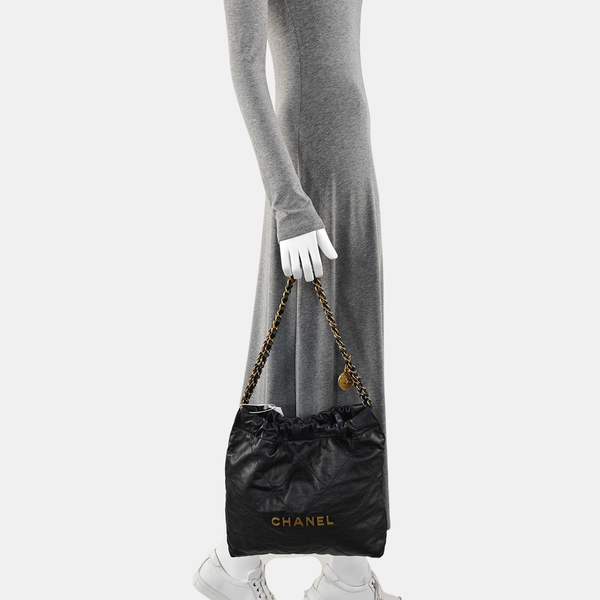 CHANEL 22 Small Quilted Calfskin Black