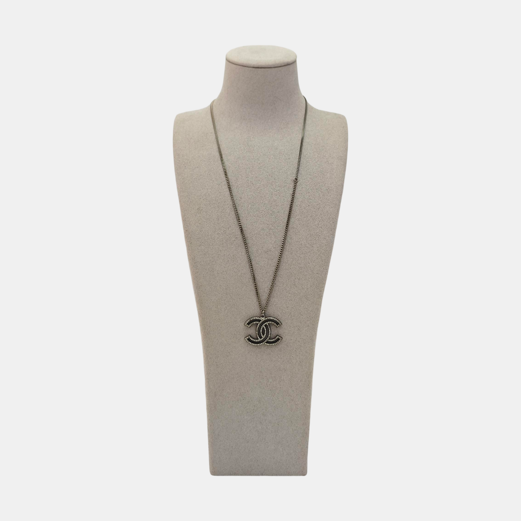 Metal Black Necklace