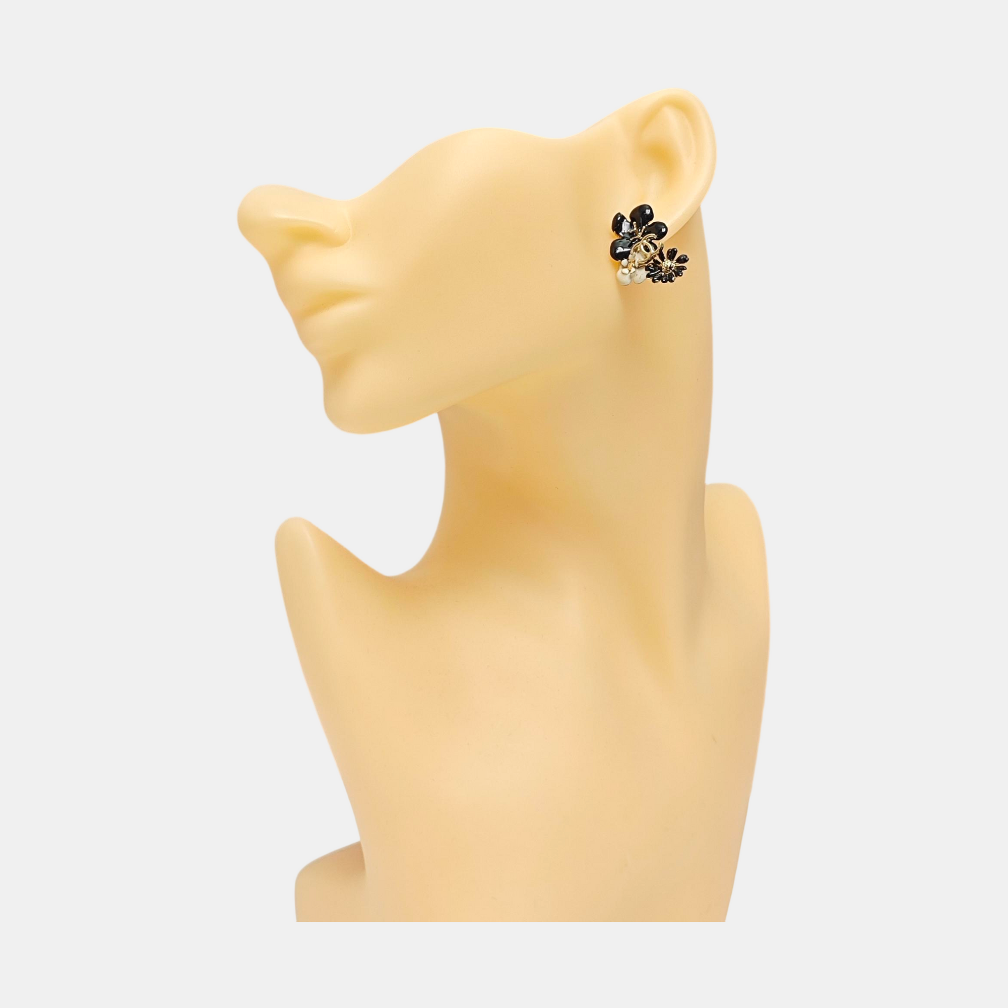 Metal Black Stud Earrings