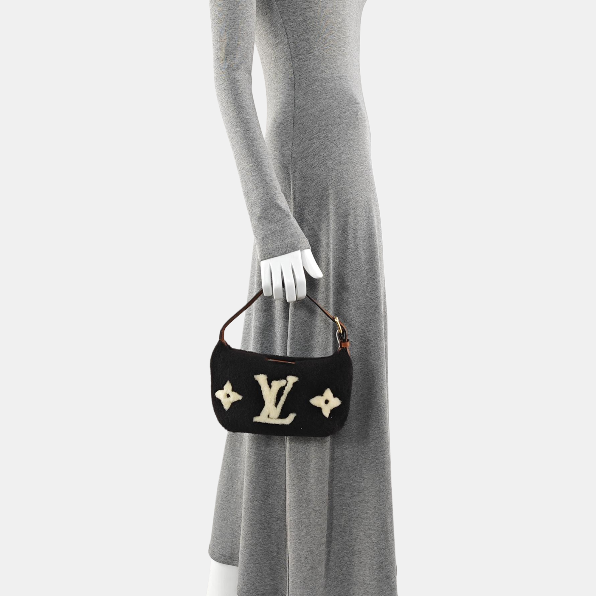 HILLS Monogram Sheepskin Black