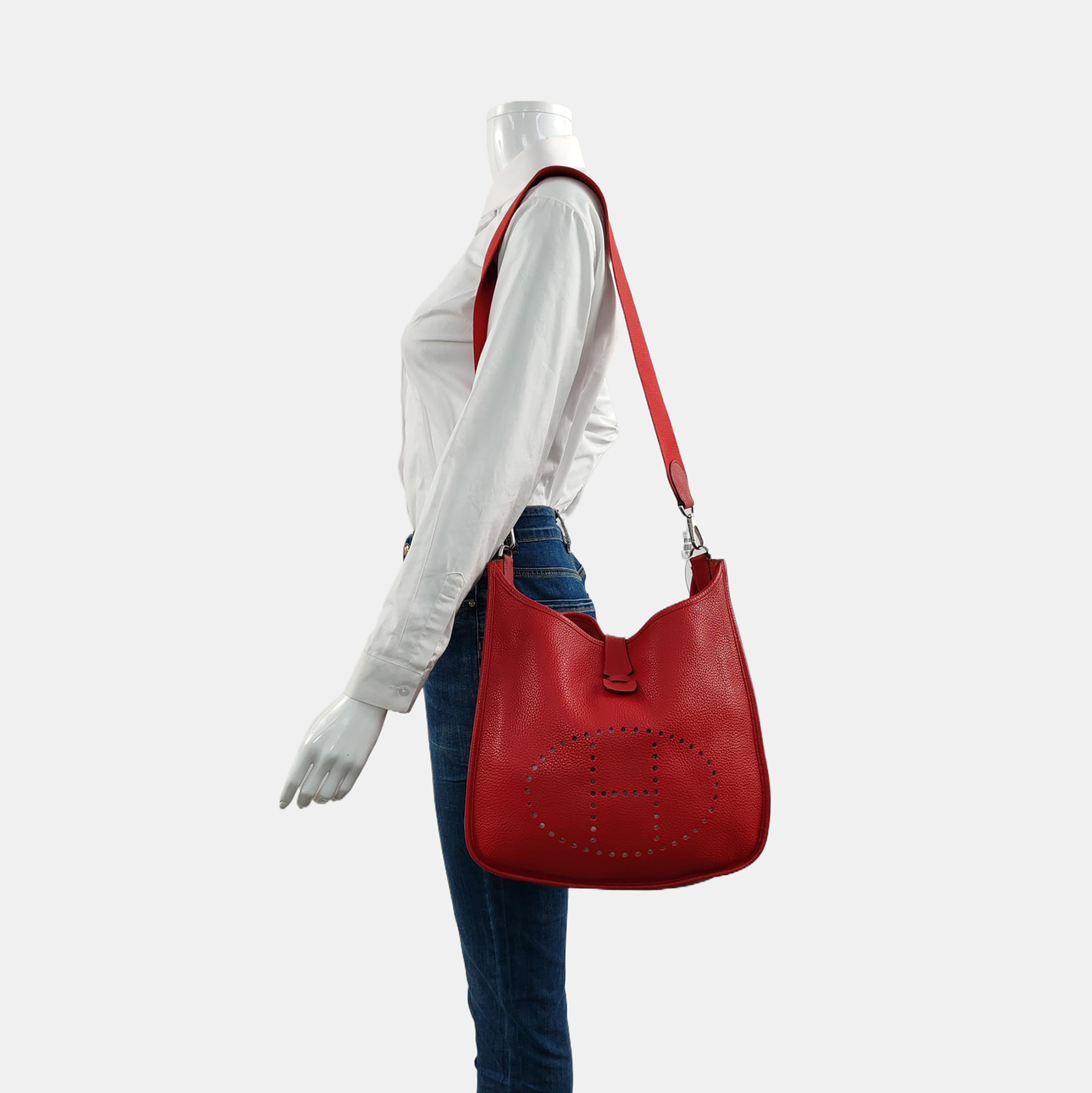 Authenticated pre-owned  Evelyne PM Clemence Red - Shoulder Bag at Looply