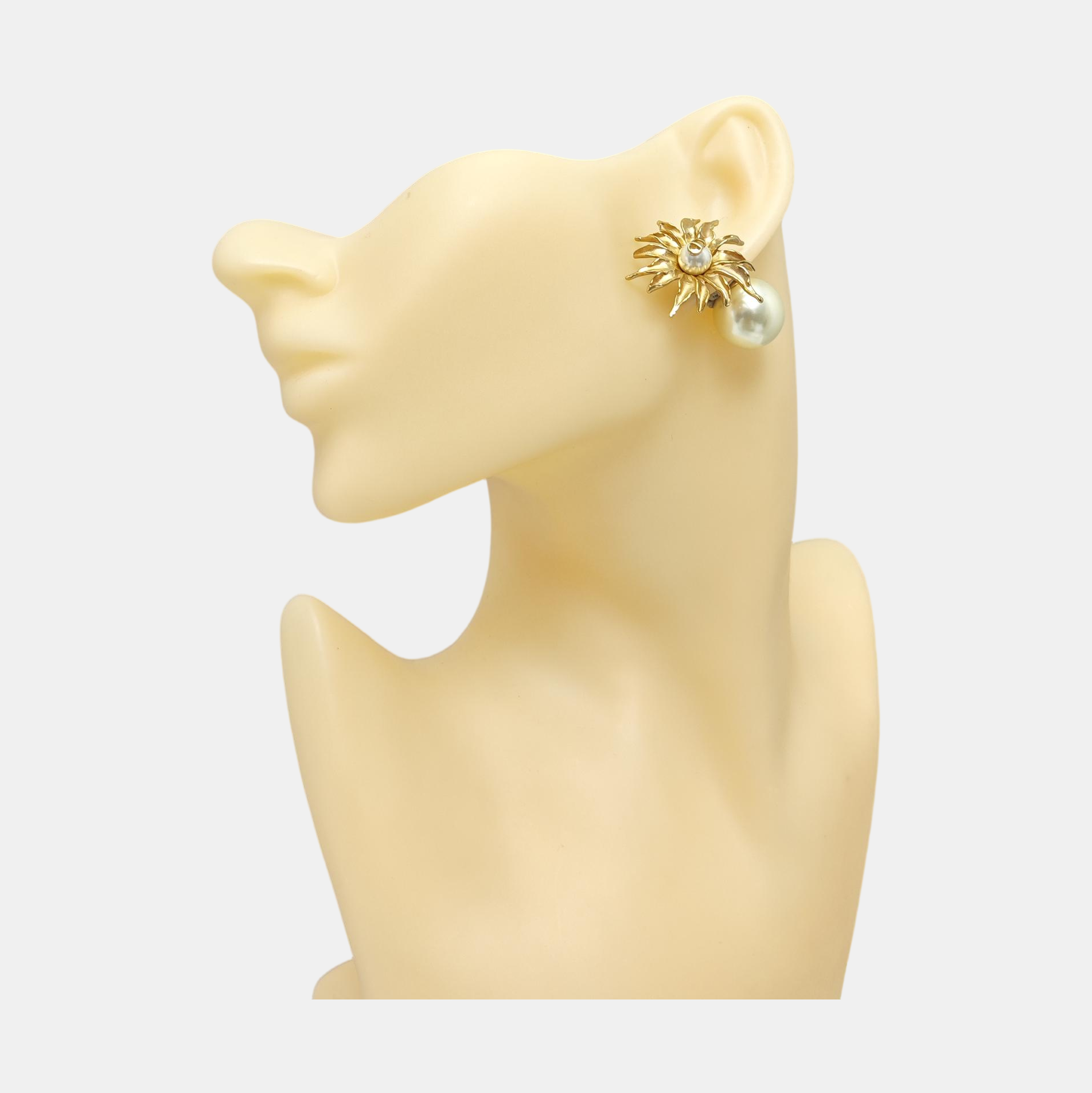 Metal Gold Stud Earrings