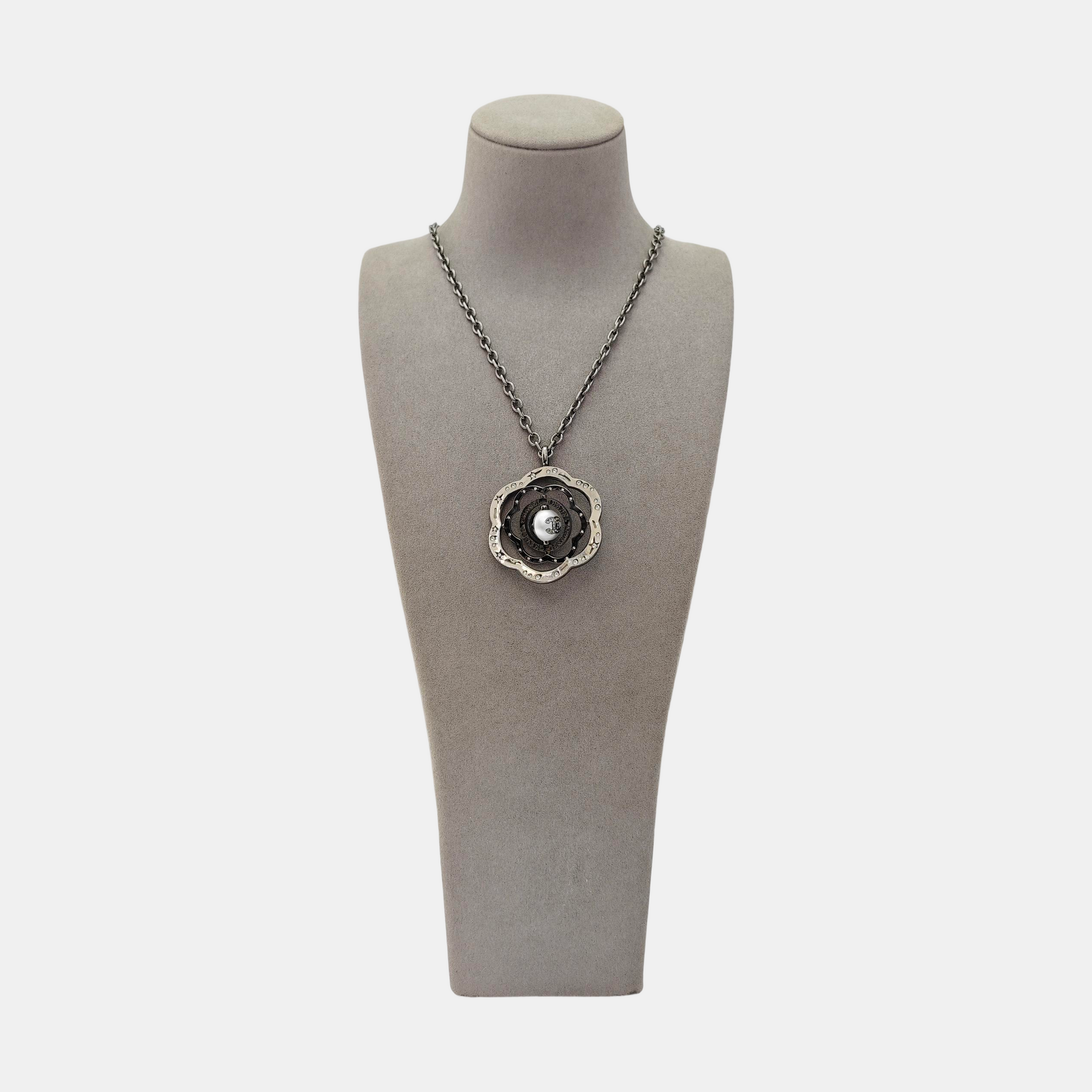 Metal Gray Necklace