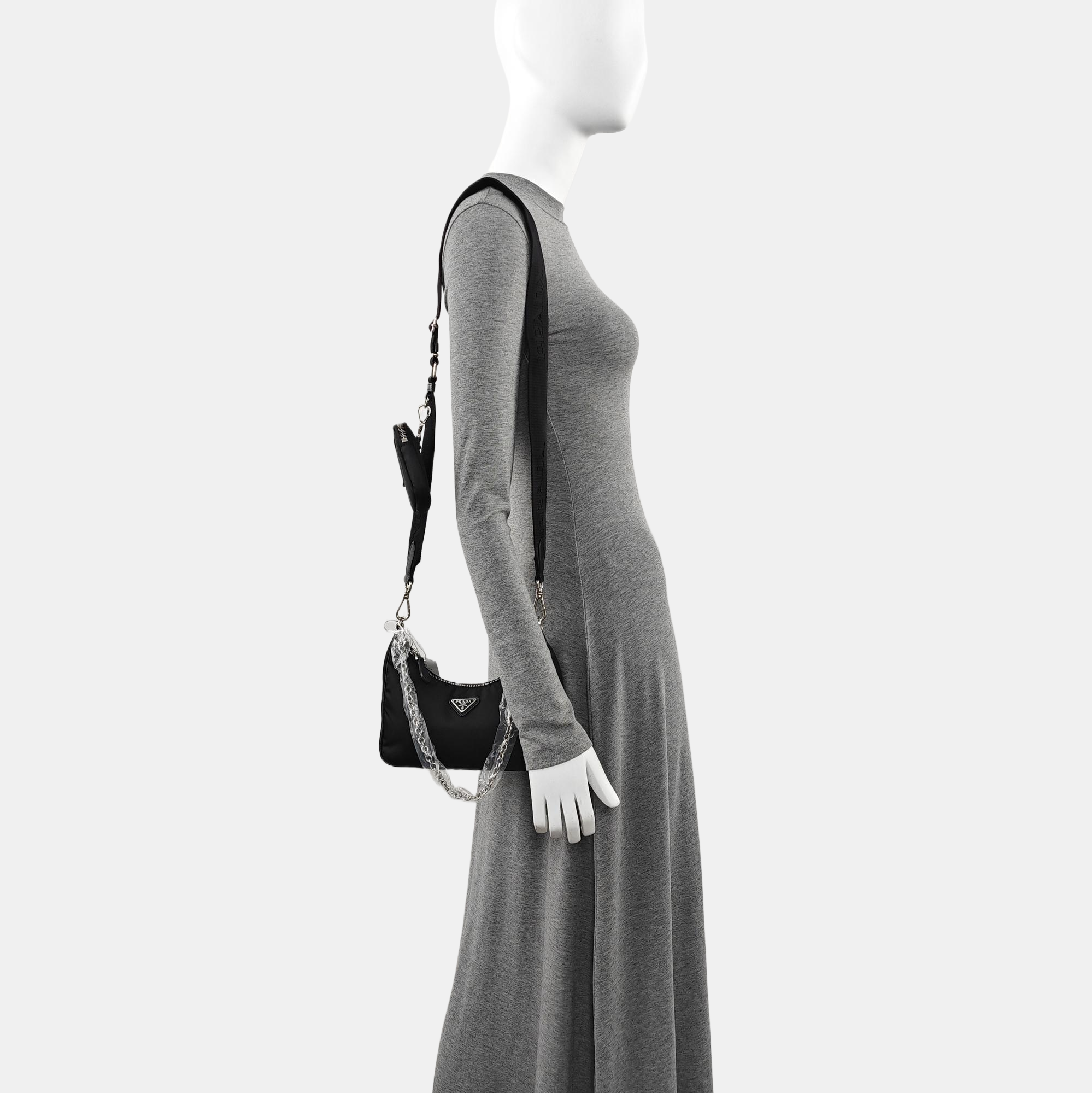 Authenticated pre-owned  Re-Edition2005 Nylon Black - Shoulder Bag at Looply
