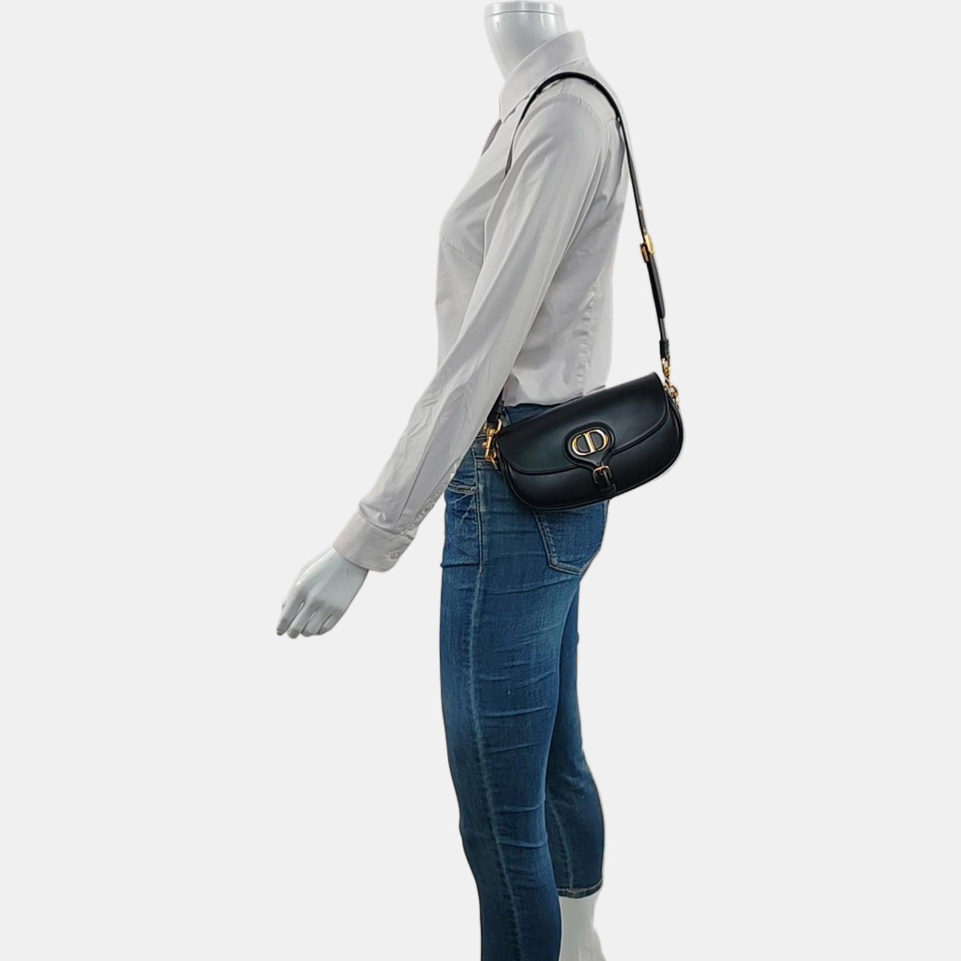 Authenticated pre-owned  Bobby Calfskin Black - Shoulder Bag at Looply