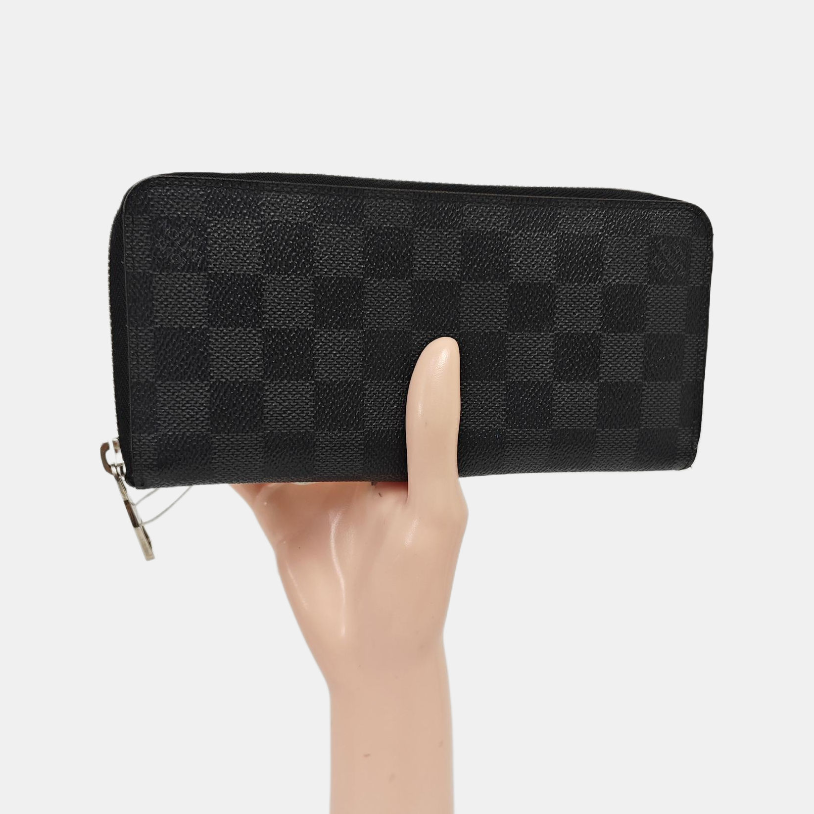 ZIPPY Damier Graphite Coated Canvas Gray