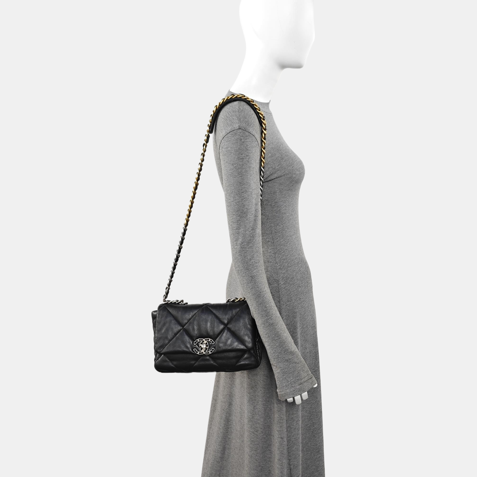CHANEL 19 Small Quilted Lambskin Black
