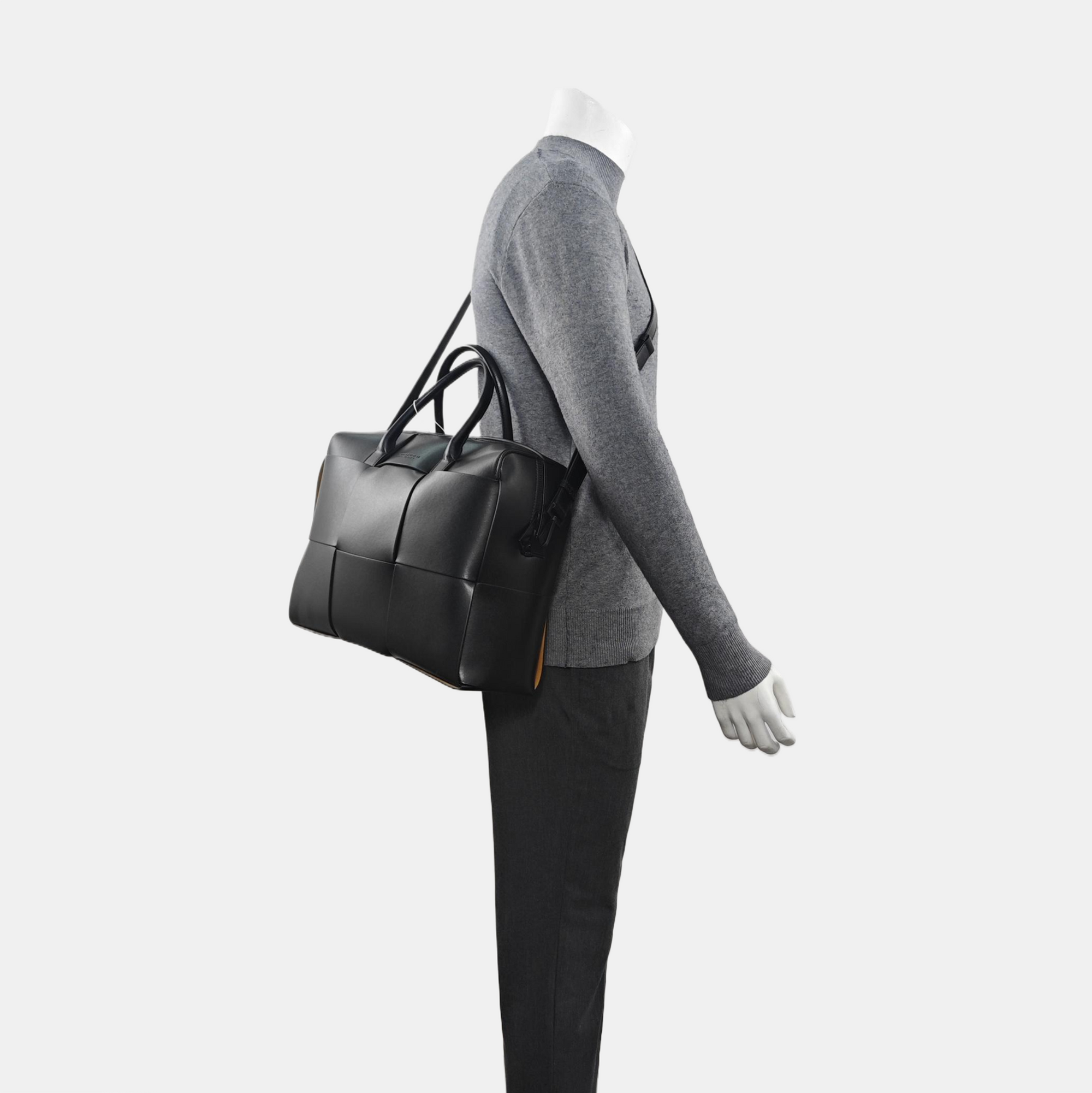 Arco Large Calfskin Black