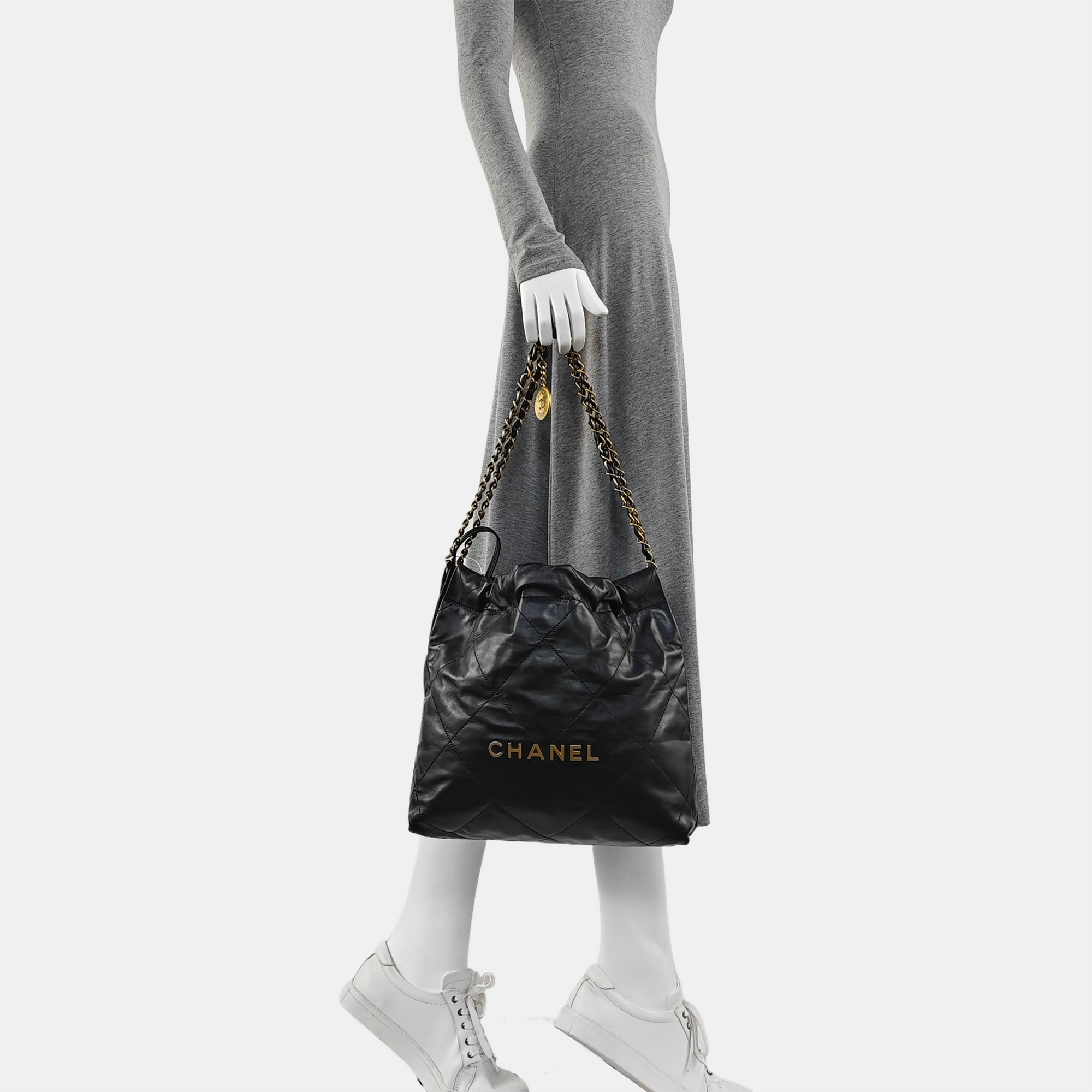CHANEL 22 Small Quilted Calfskin Black