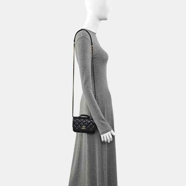 Authenticated pre-owned  BUSINESS AFFINITY Quilted Grained Calfskin Black - Shoulder Bag at Looply