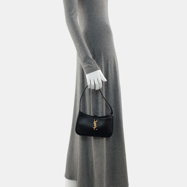 Authenticated pre-owned  LE 5 À 7 Calfskin Black - Shoulder Bag at Looply