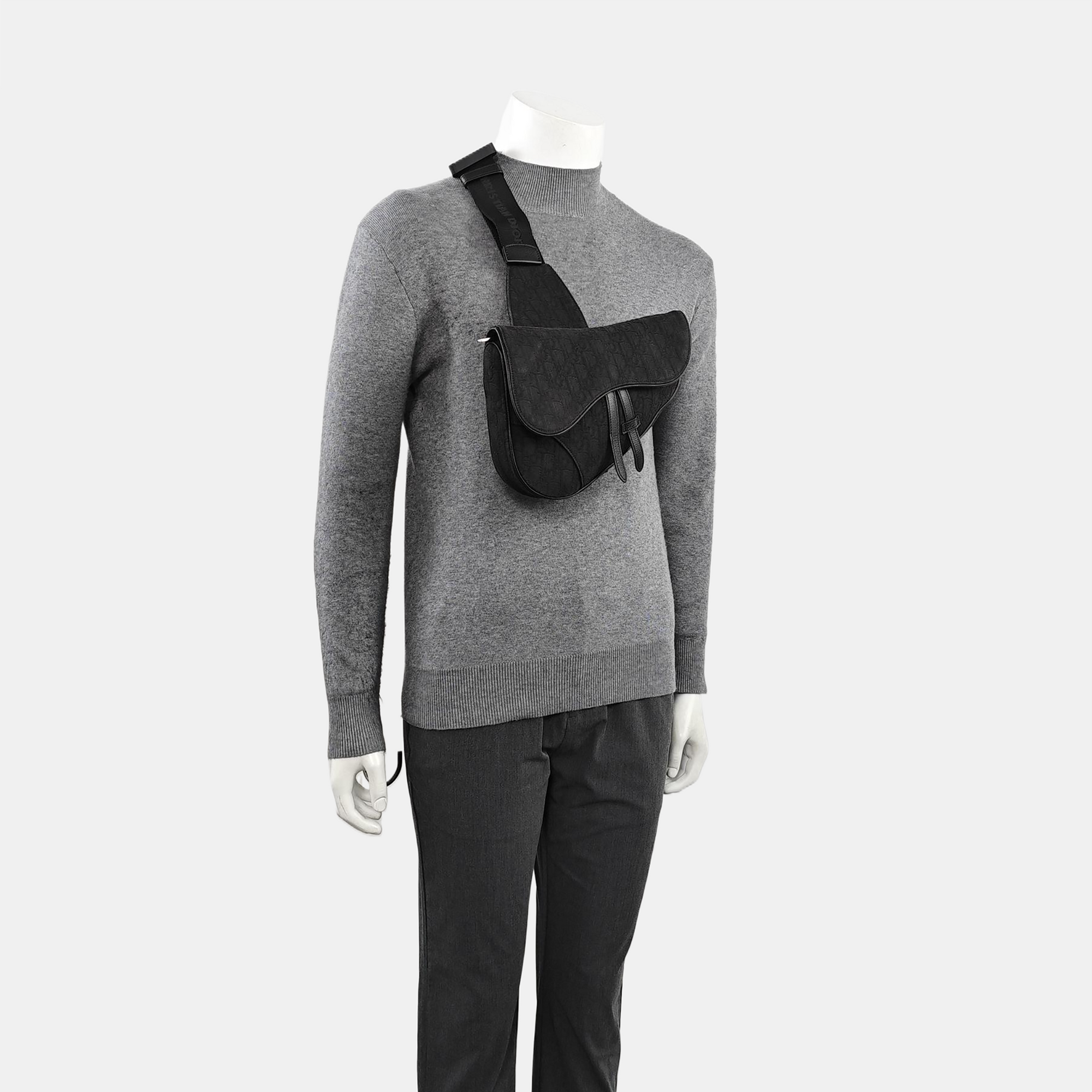 Saddle Medium Oblique Canvas Black