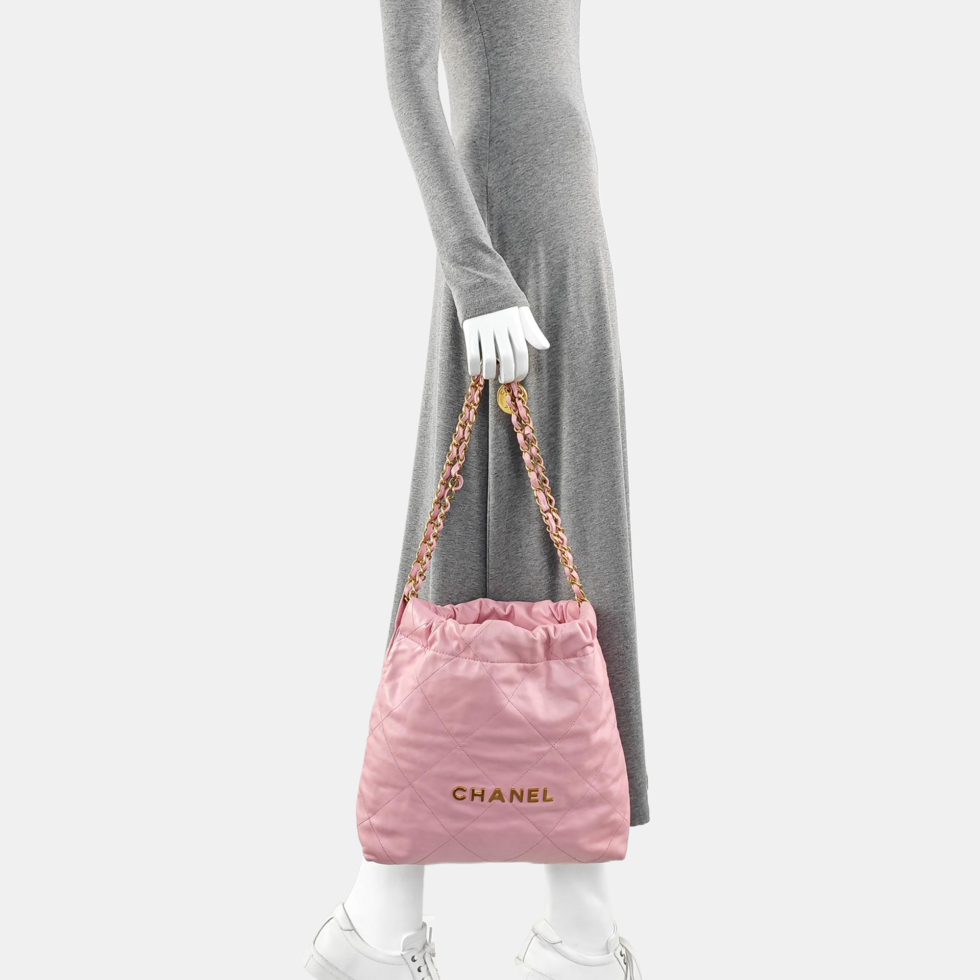 CHANEL 22 Small Quilted Calfskin Pink