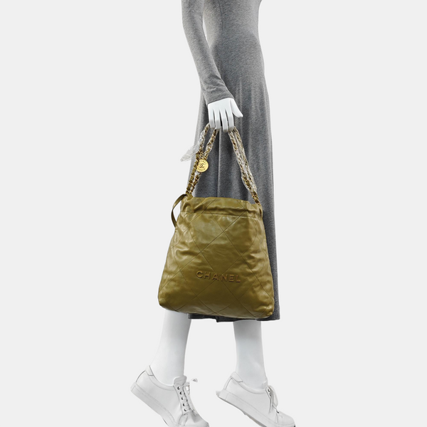 CHANEL 22 Small Quilted Calfskin Green